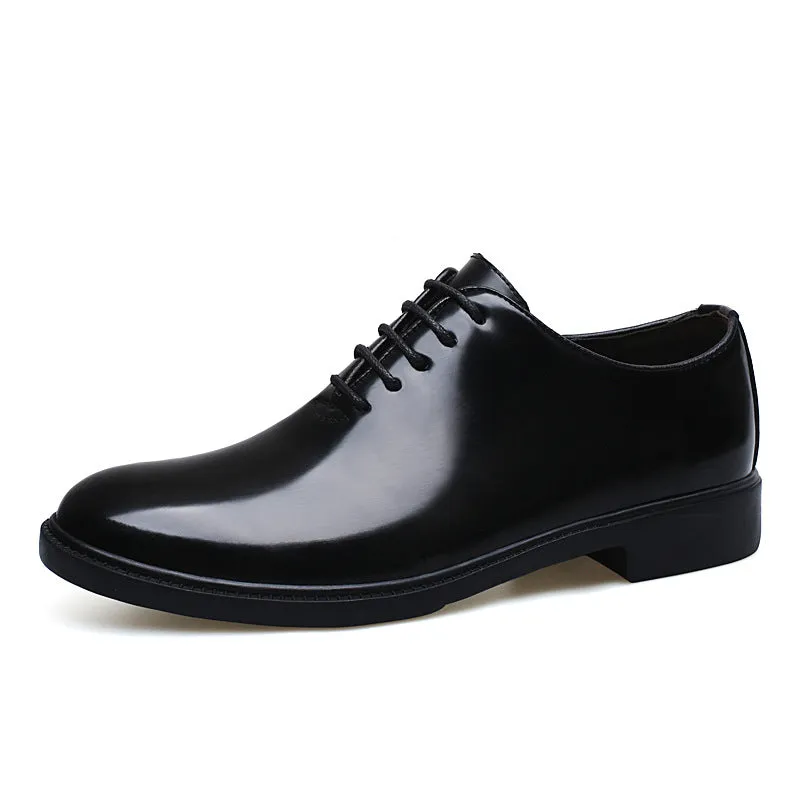 Men's business formal leather shoes in black with round toe and rubber sole