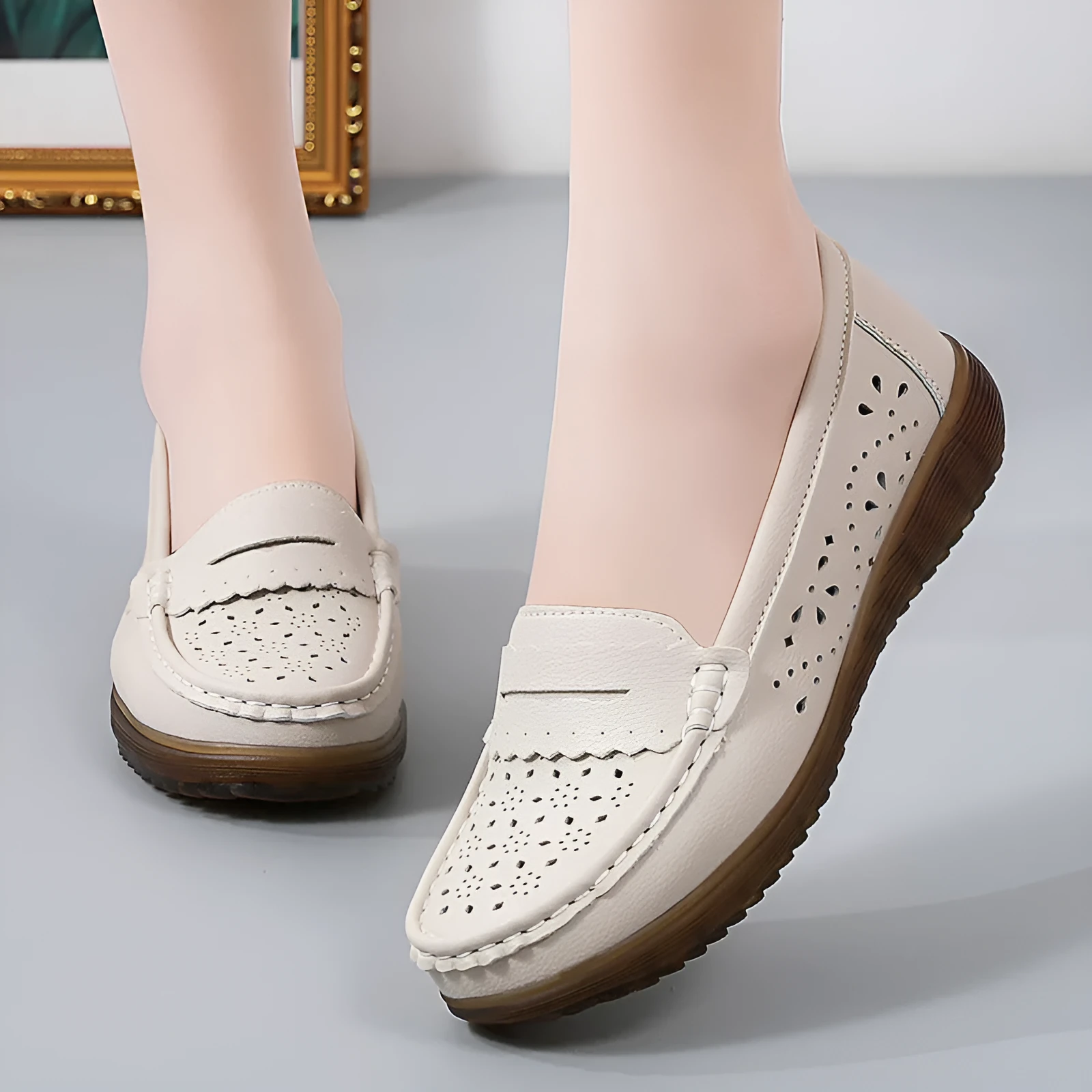 Women's flat shoes with breathable cutout upper, two-layer cowhide, and low heel in beige colour