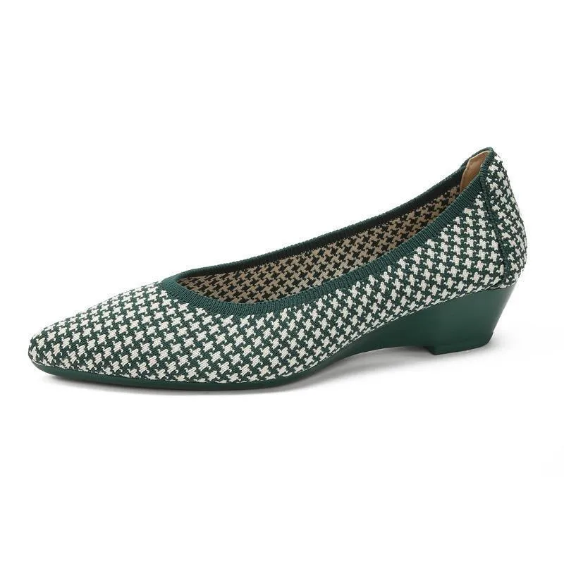 Women's wedge pumps with pointed toe and woven mesh upper in leopard pattern