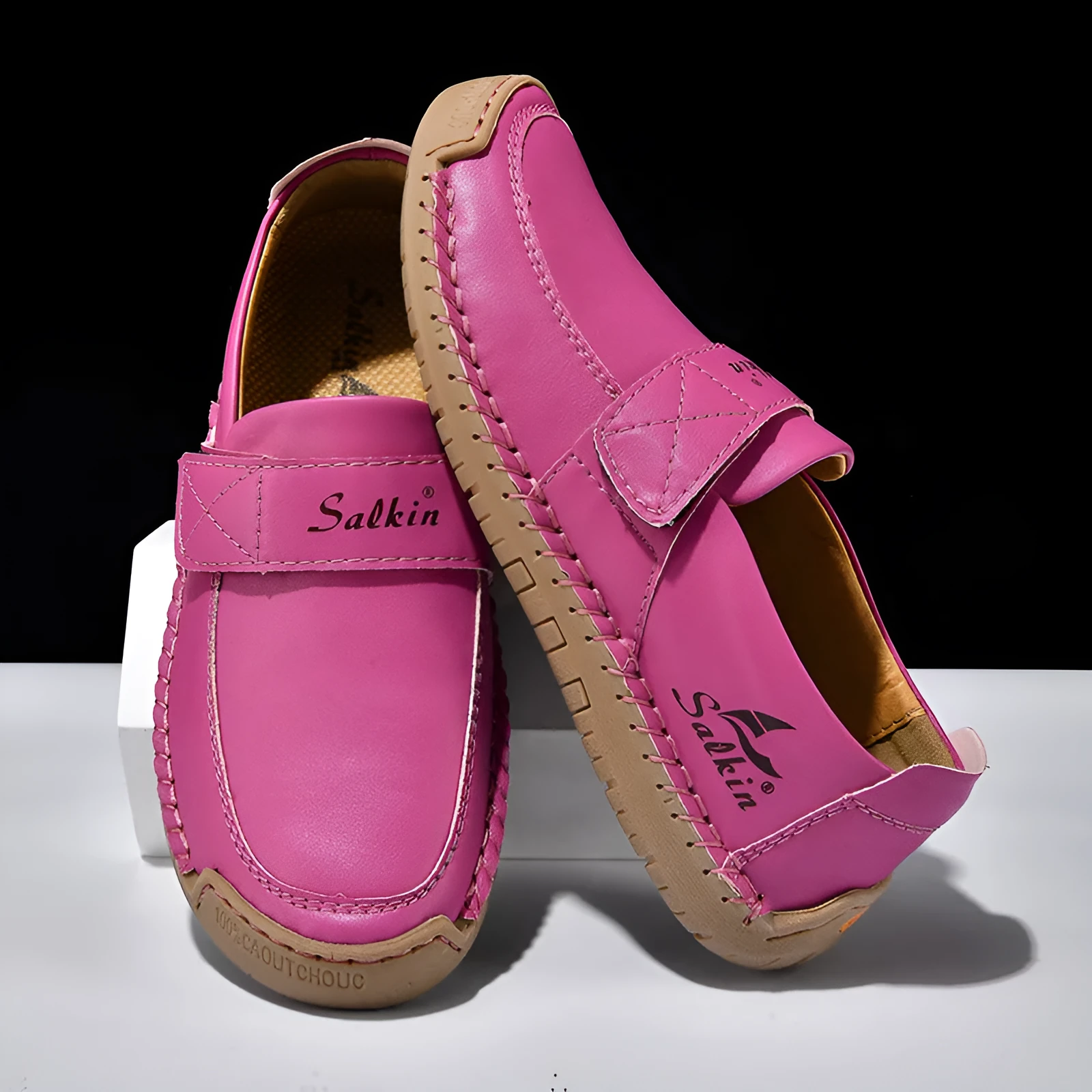 Autumn leisure hand-stitched PU upper Velcro shoes in flat heel round toe low-top casual style
