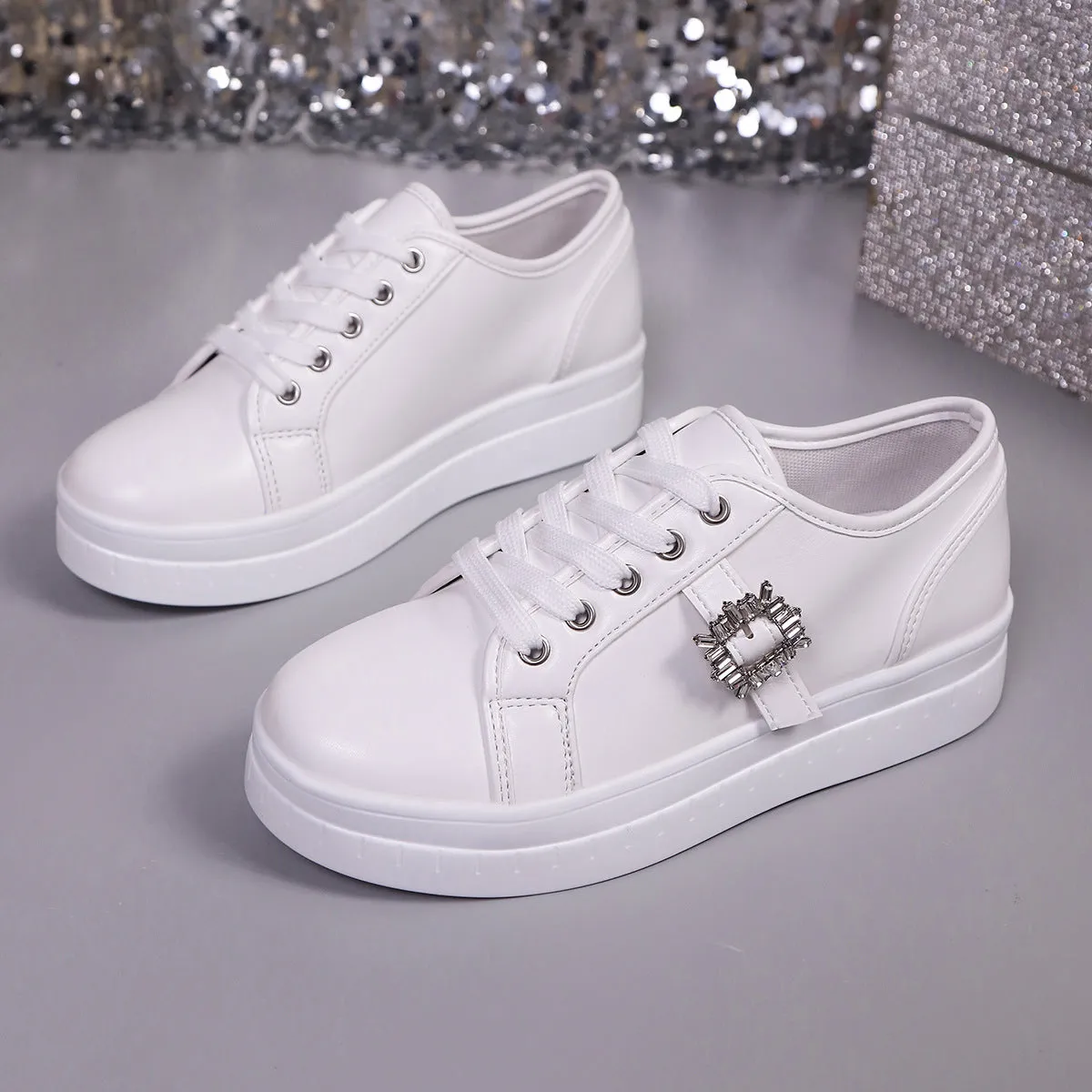 New soft bottom leather sports women's shoes in low-top style, PU upper, rubber sole, front lace-up, available in multiple colours including apricot