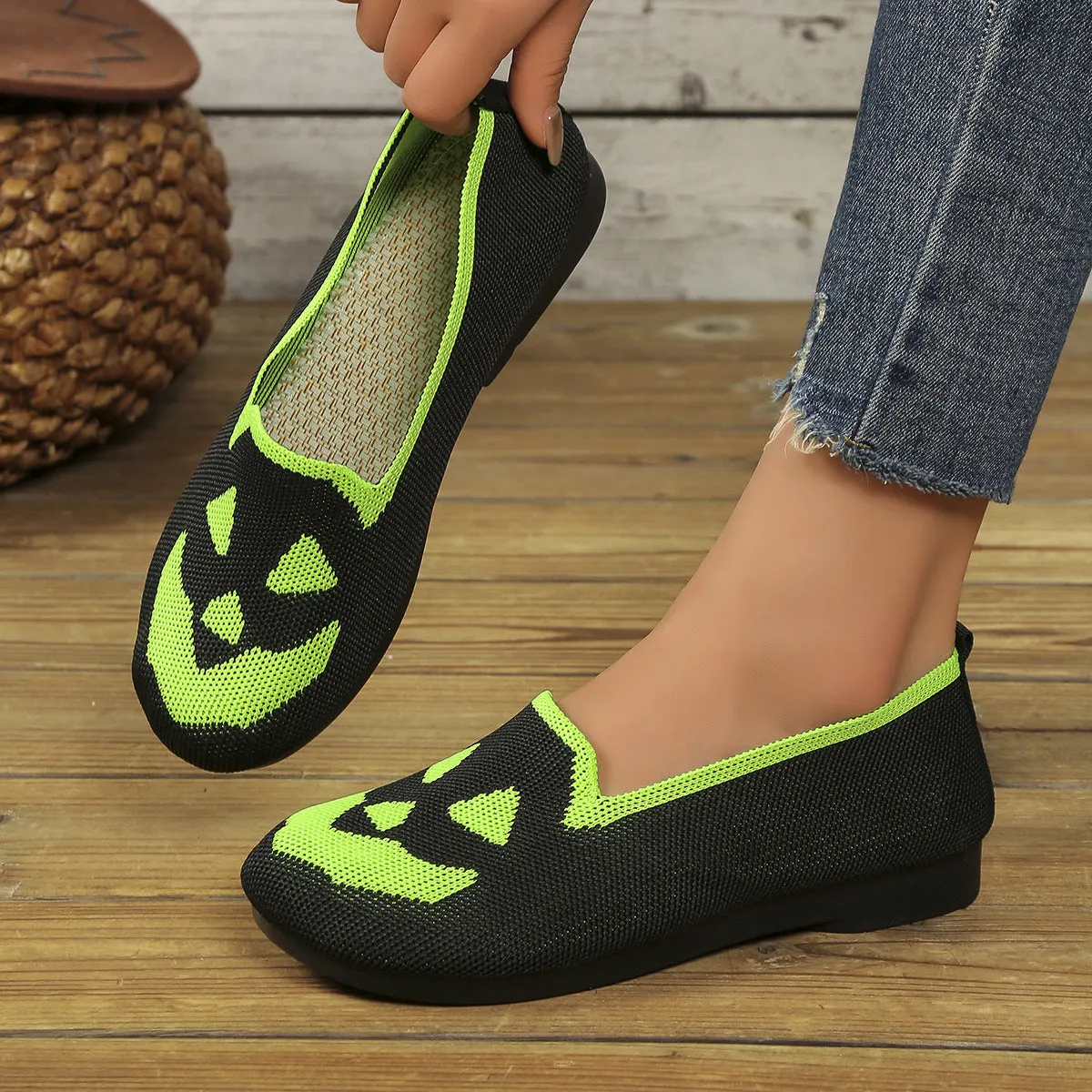 Women's Halloween pumpkin printed breathable mesh flying woven shoes with flat heel in black colour option