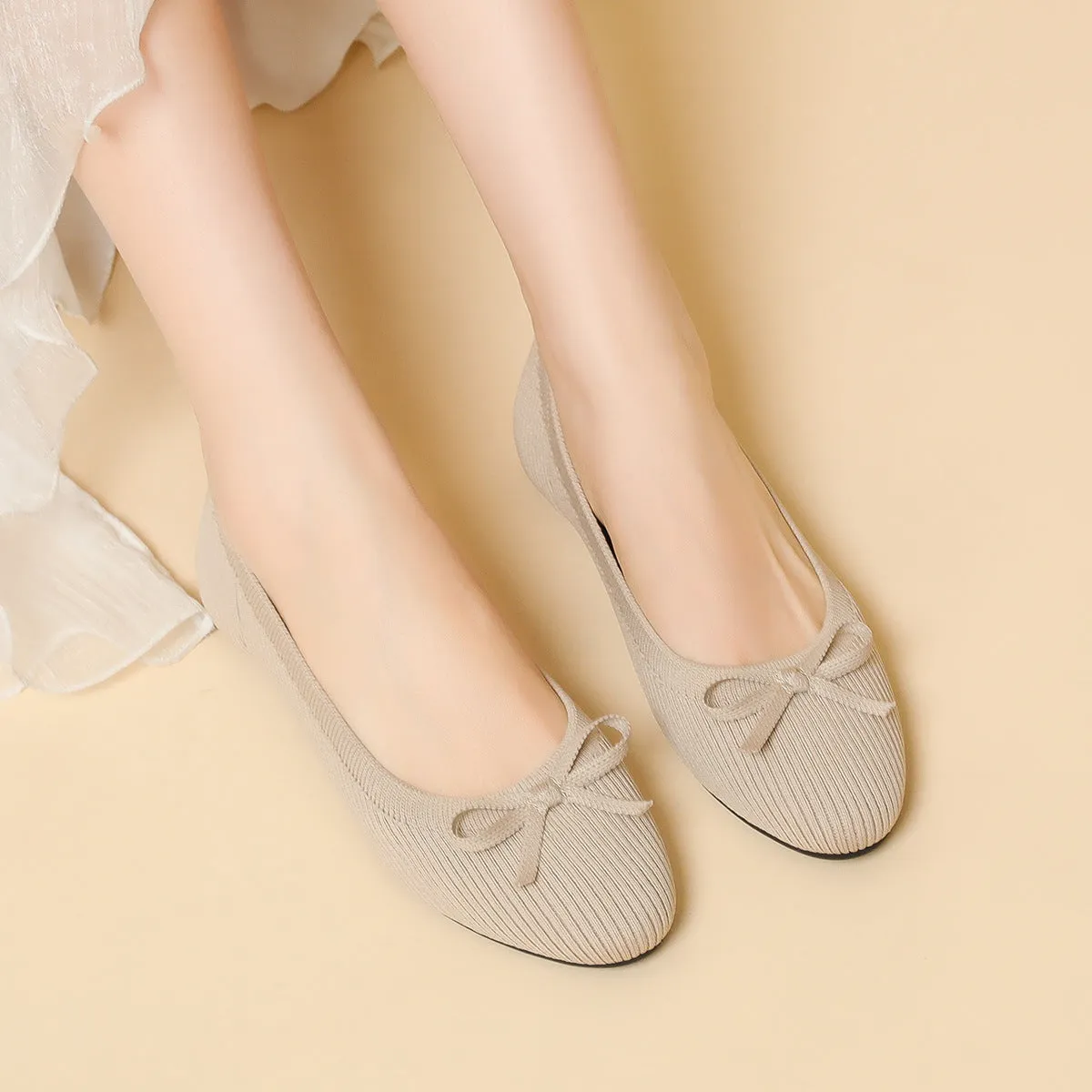 Women's round toe flat pumps with fabric upper in butterfly print colours