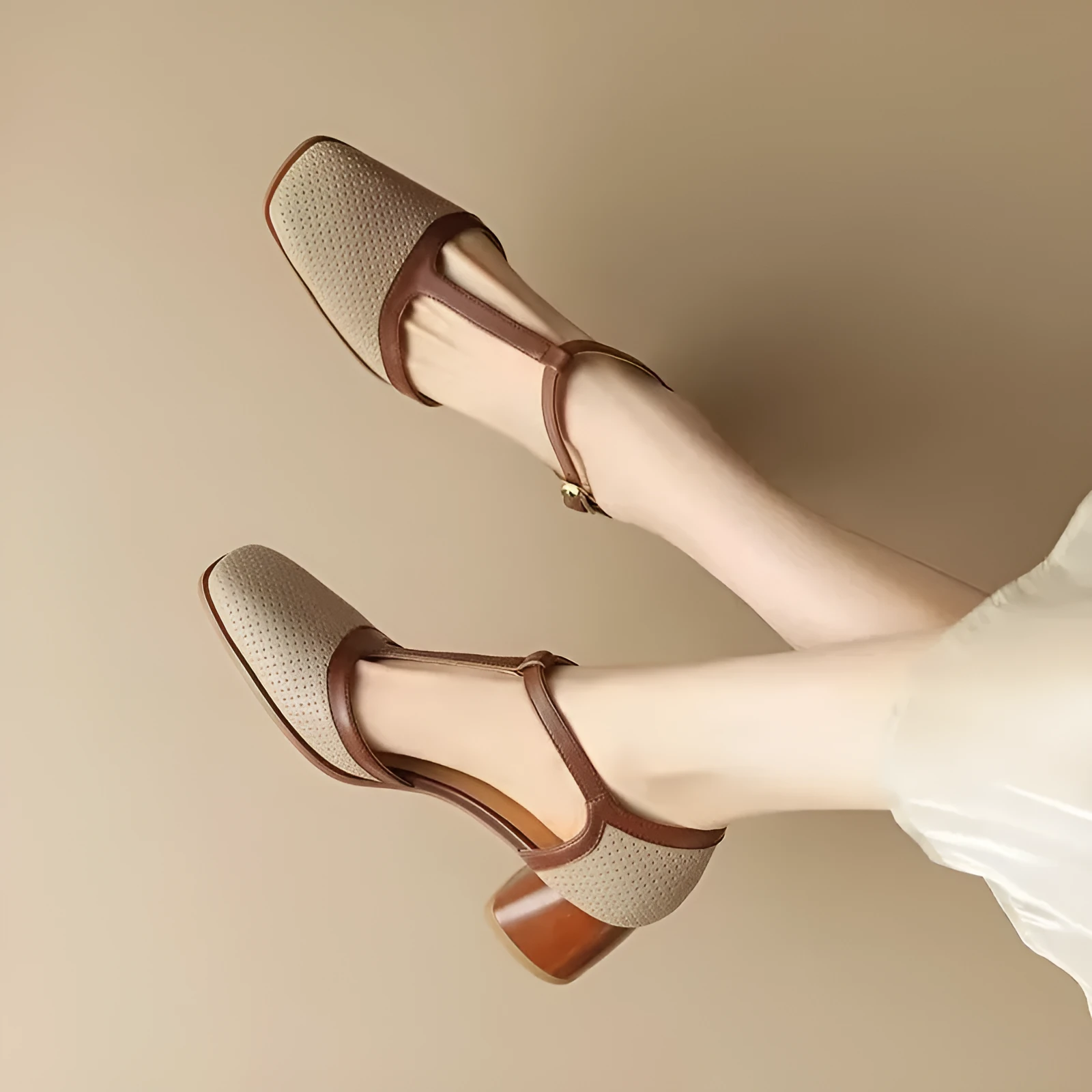 Retro colour block hole sandals with chunky heel in apricot