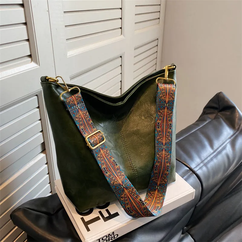 Large capacity women's crossbody bucket bag in PU material, available in olive green colour