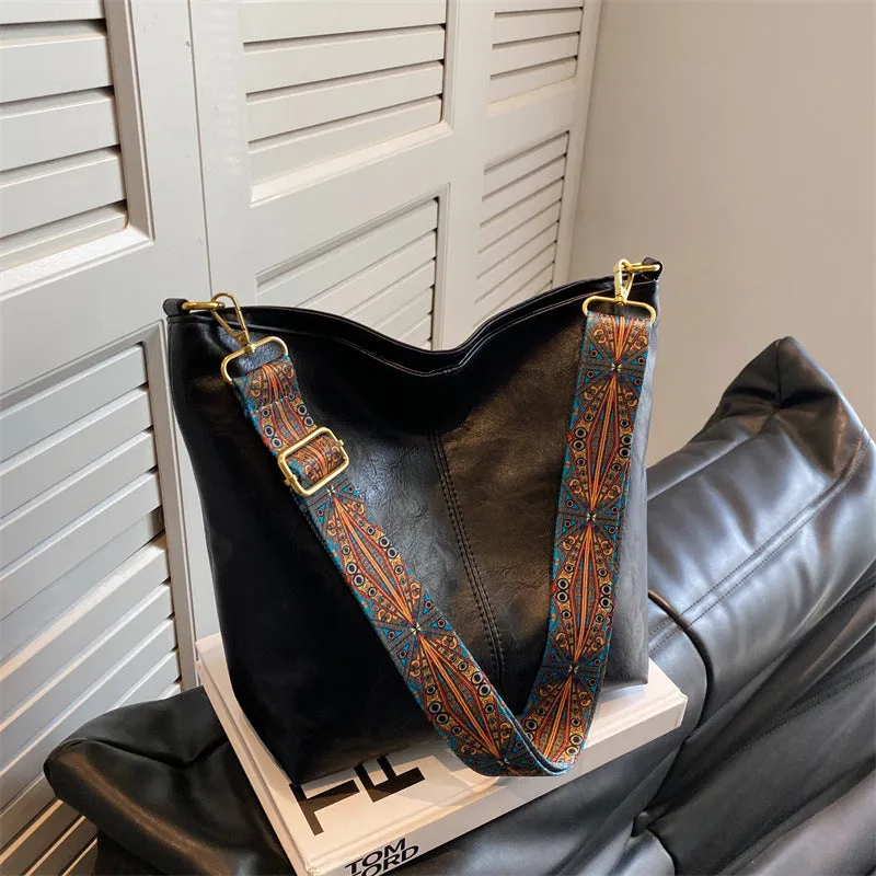 Large capacity women's crossbody bucket bag in PU material, available in olive green colour