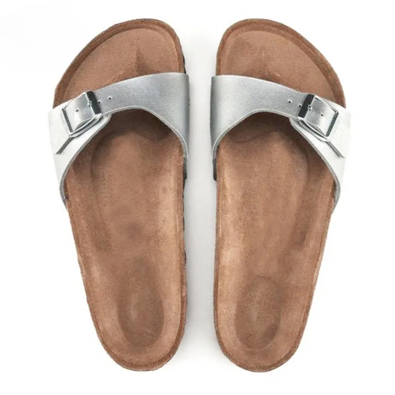 Flat non-slip beach slippers with EVA sole and artificial PU upper, available in multiple colours and sizes 35-46