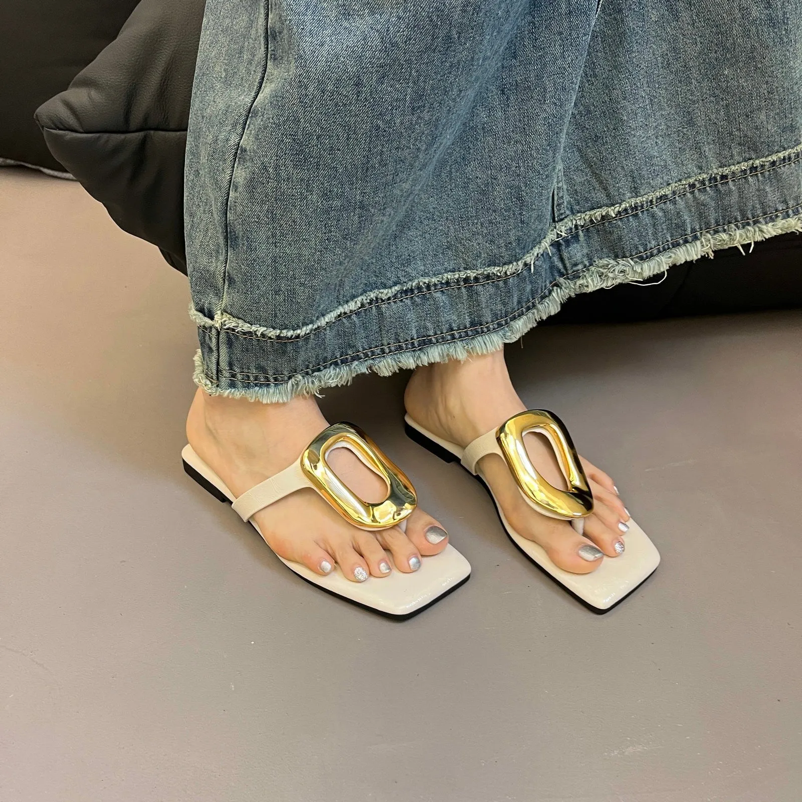 Women's hollowed mesh summer sandals in beige with artificial PU upper and plastic sole, available in sizes 35-43