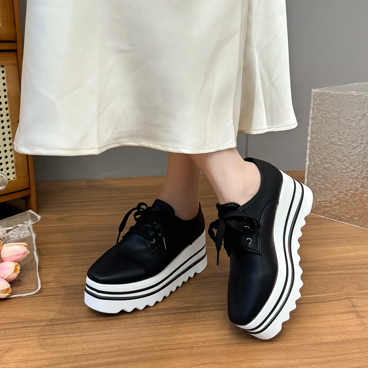 Brogue lace-up square toe platform pumps in white with PU upper and English muffin heel