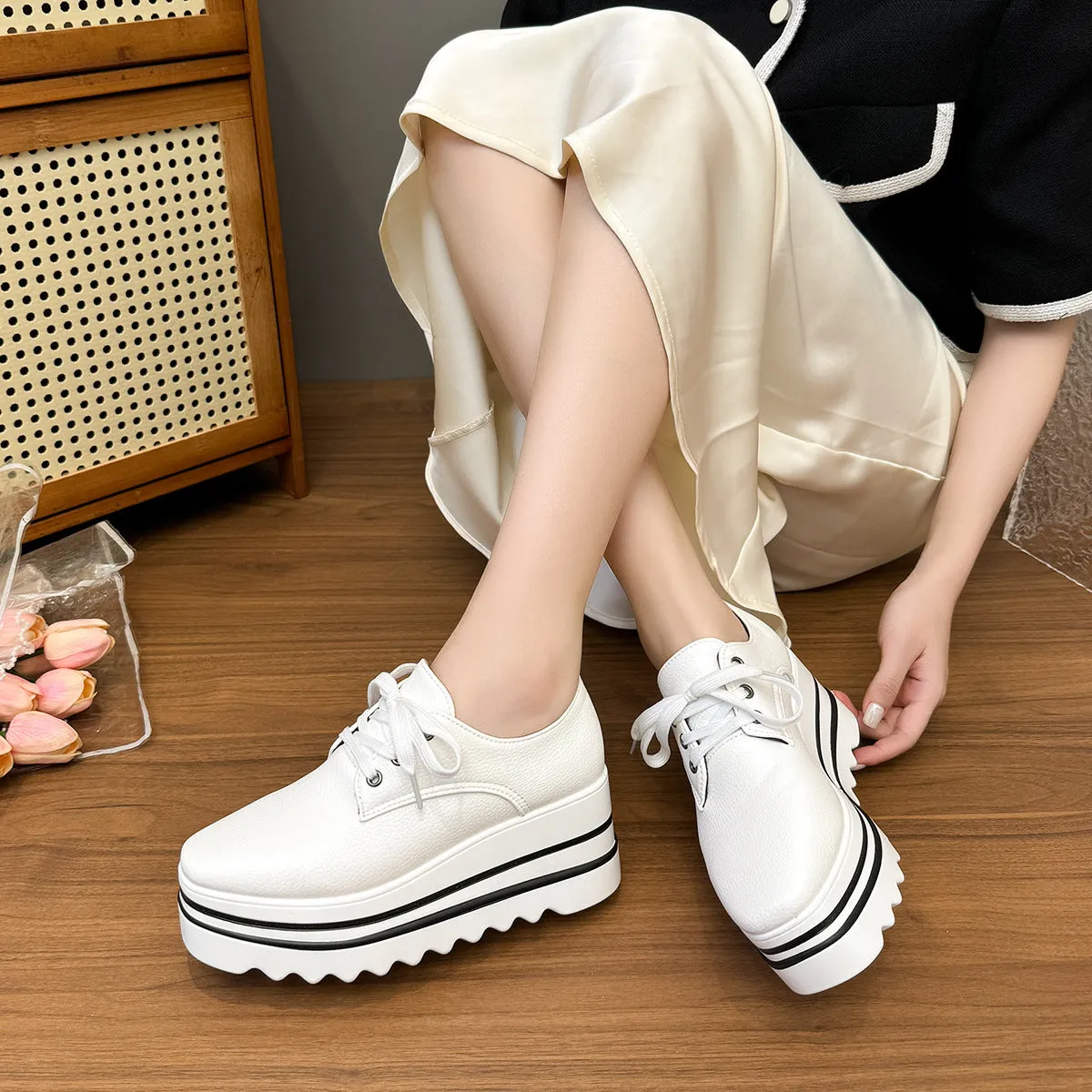 Brogue lace-up square toe platform pumps in white with PU upper and English muffin heel