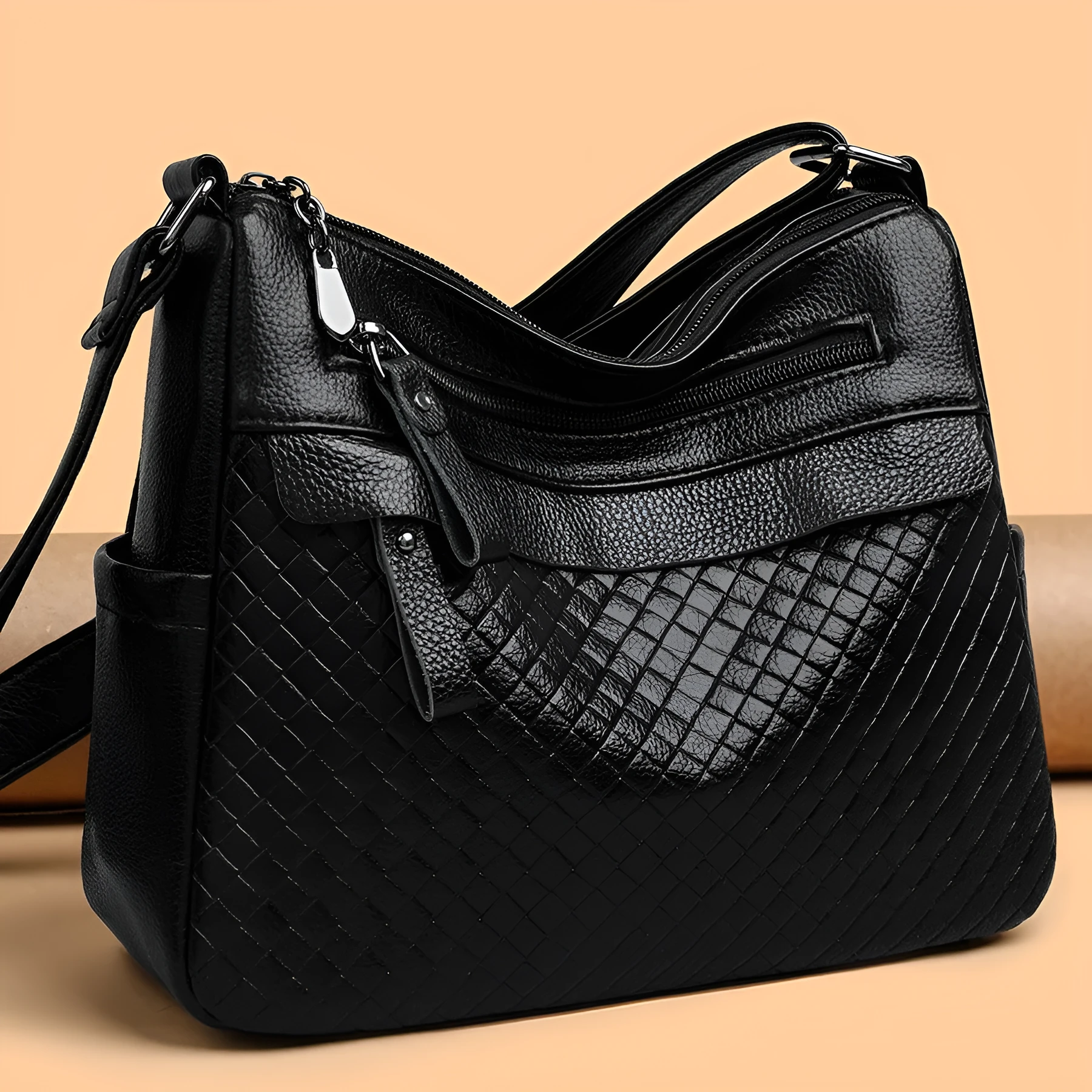 Women's soft PU crossbody bag in urban minimalism style with diamond pattern stitching, 28x22x11cm