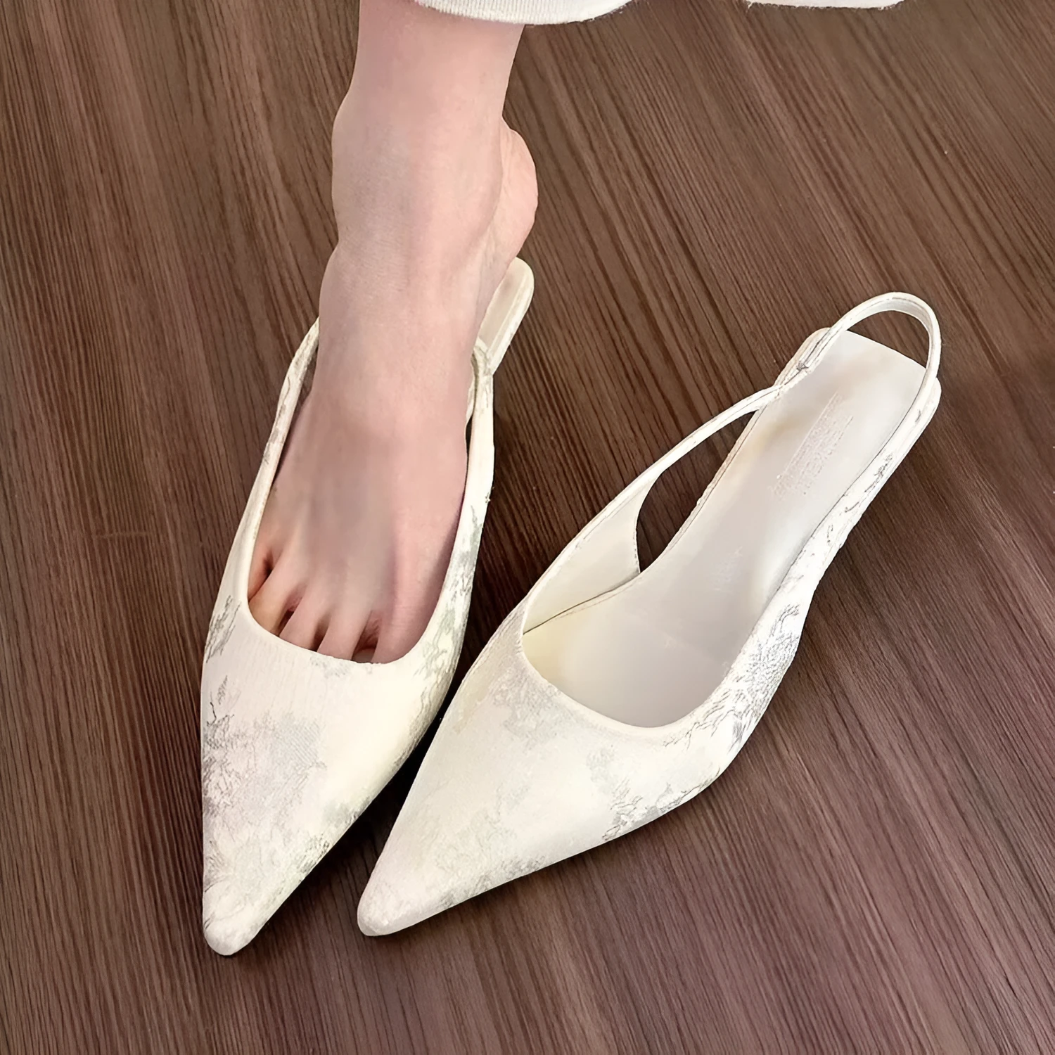 Women's Mary Jane stiletto heels with buckle, mid heel 3-6cm, cotton lining, available in milky white