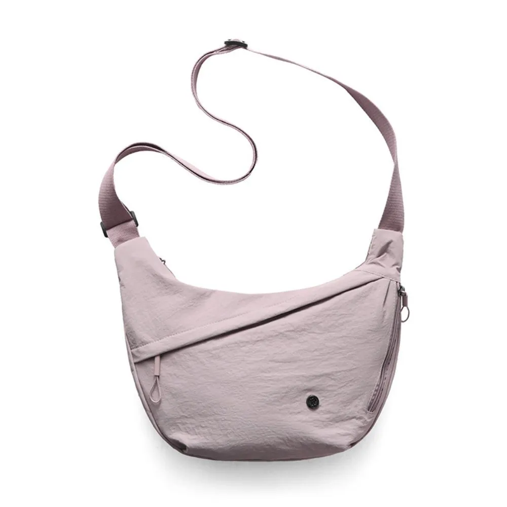 Simple casual nylon shoulder messenger bag, large capacity, dumpling shape, Black colour