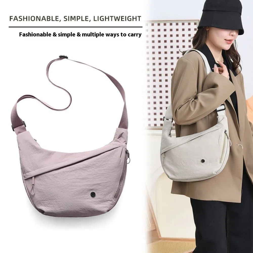 Simple casual nylon shoulder messenger bag, large capacity, dumpling shape, Black colour