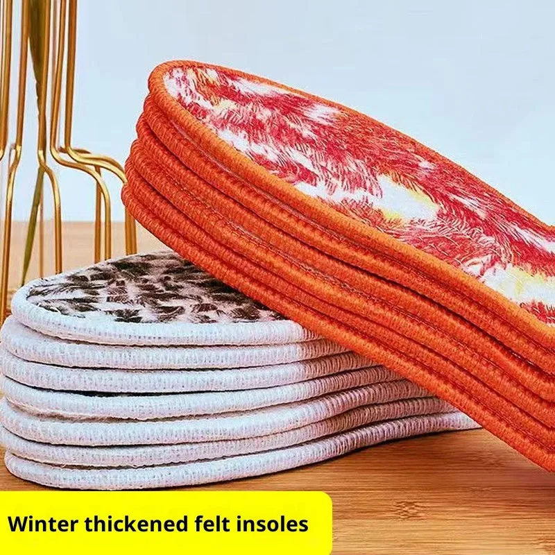 Pair of integrated soft felt thermal insoles with velvet padding in Red Phoenix Tail Bare Pad colour, sizes 35-45