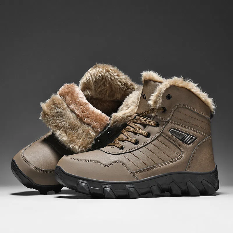 Men's fleece-lined snow boots in black with artificial PU upper and flat heel