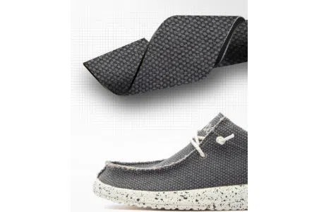 Men's canvas casual loafers in solid colour, flat heel, round toe, low top design