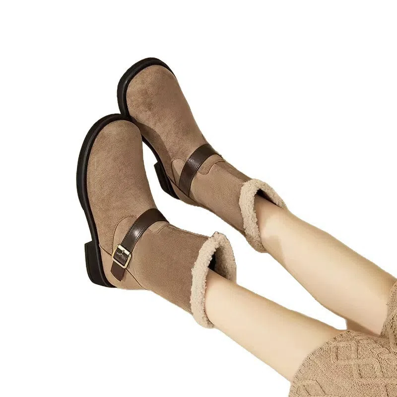 Soft suede ankle boots with chunky heel and square toe in brown and khaki, low-tube design