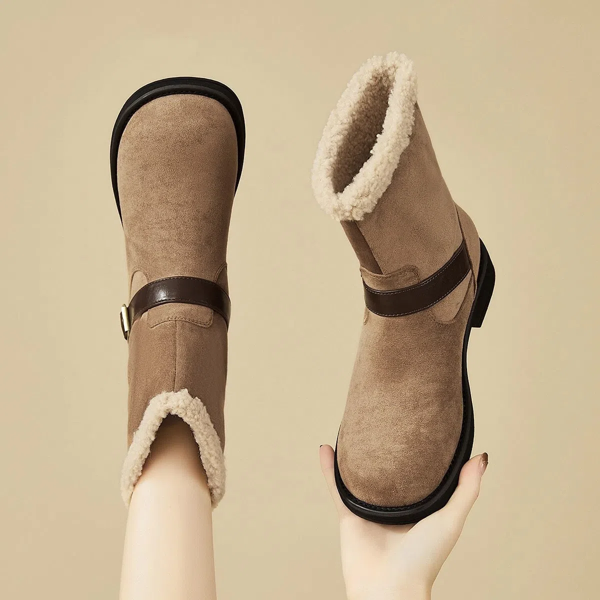 Soft suede ankle boots with chunky heel and square toe in brown and khaki, low-tube design