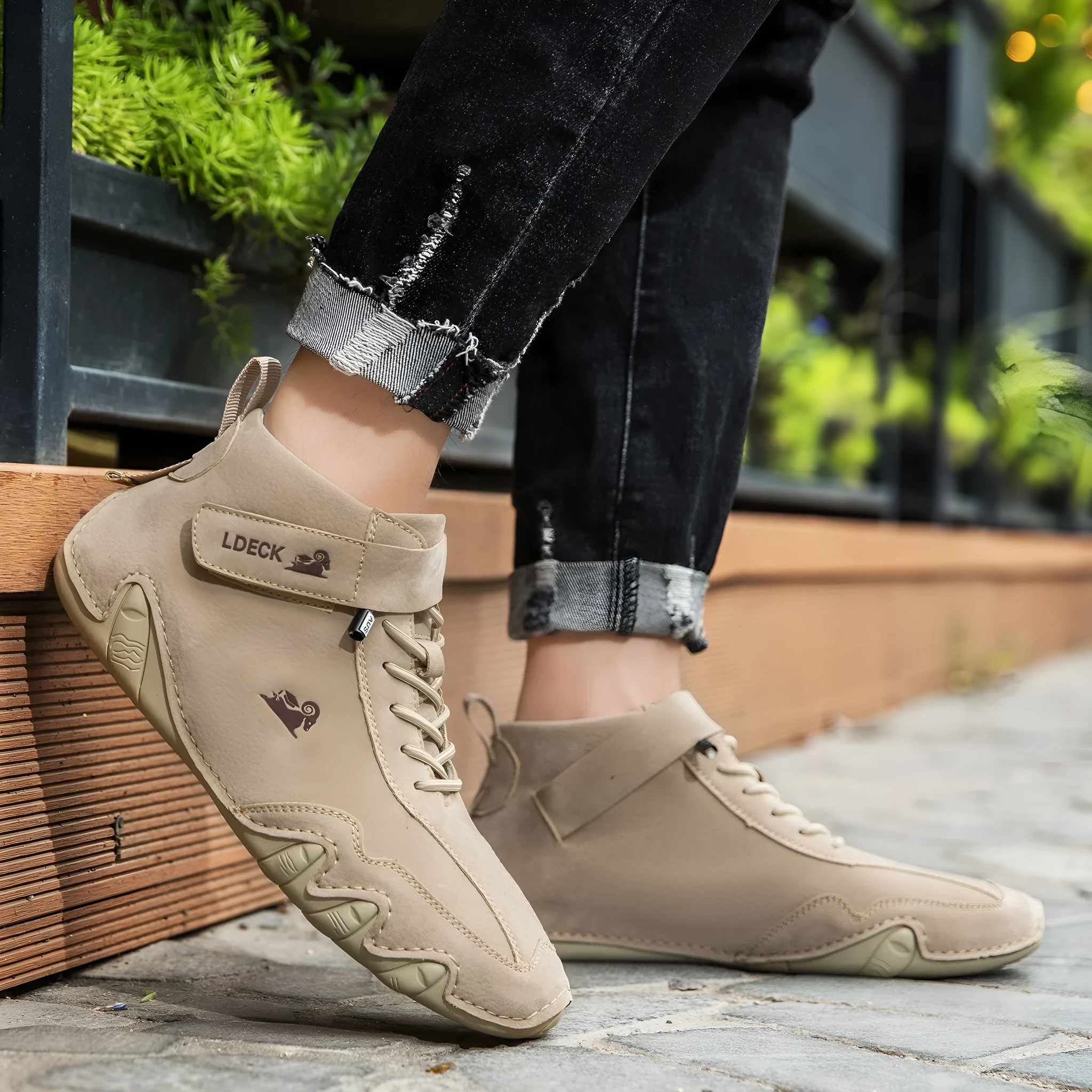 High-top octopus-style Martin boots in solid colour, microfiber upper with stitched seams, round toe, rubber sole