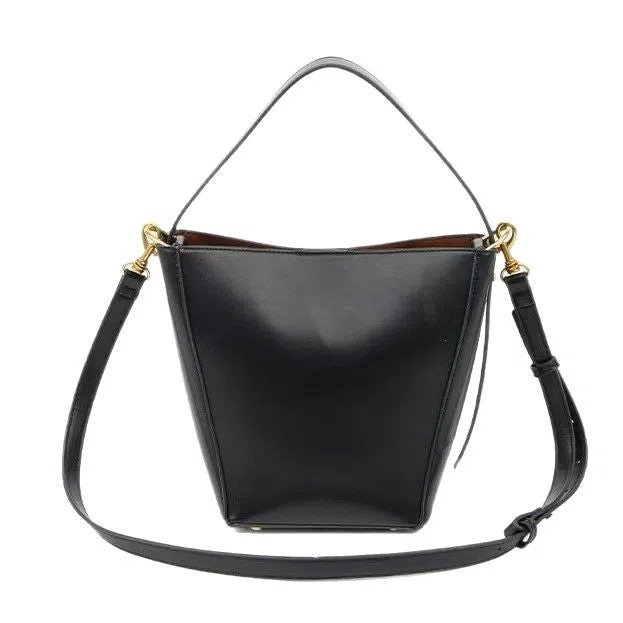 Urban minimalist crossbody shoulder bag in bucket style, PU material, solid colour, three-dimensional outer pocket, available in black, army green, and wine red