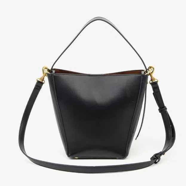 Urban minimalist crossbody shoulder bag in bucket style, PU material, solid colour, three-dimensional outer pocket, available in black, army green, and wine red