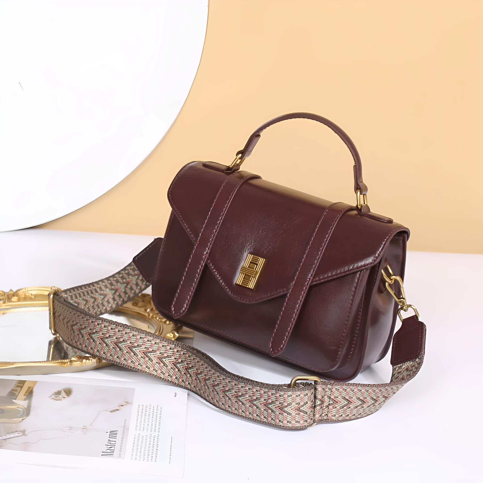 Full-grain vegetable-tanned cowhide tote bag in horizontal rectangular shape with double shoulder straps, large capacity interior, available in five colours