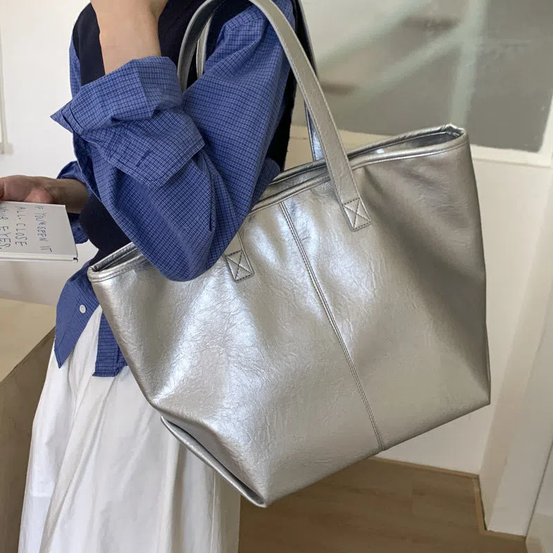 Large-capacity soft PU leather tote bag with double shoulder straps and stitched seams in black, silver, light brown, white, coffee colour, dark brown