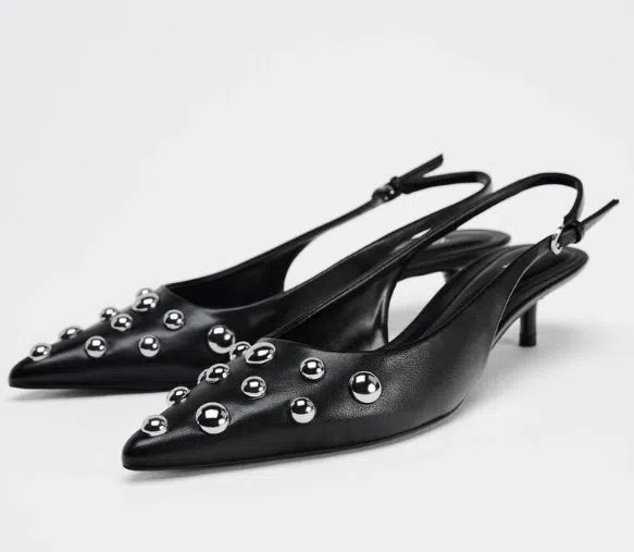 Women's black low-cut pointed-toe wedge stiletto heels with rivet decoration and slip-on design