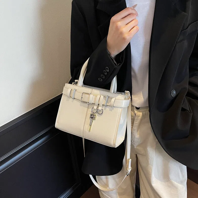 Women's large-capacity crossbody bag in PU, horizontal rectangle shape, 23x9x17cm, available in seven colours