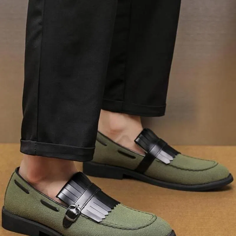 Men's gray denim loafer shoes with tassel accents, pointed toe, flat heel, low-cut casual summer footwear