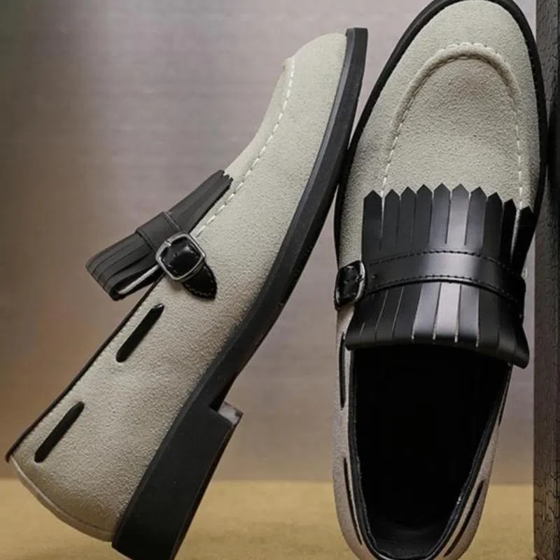 Men's gray denim loafer shoes with tassel accents, pointed toe, flat heel, low-cut casual summer footwear