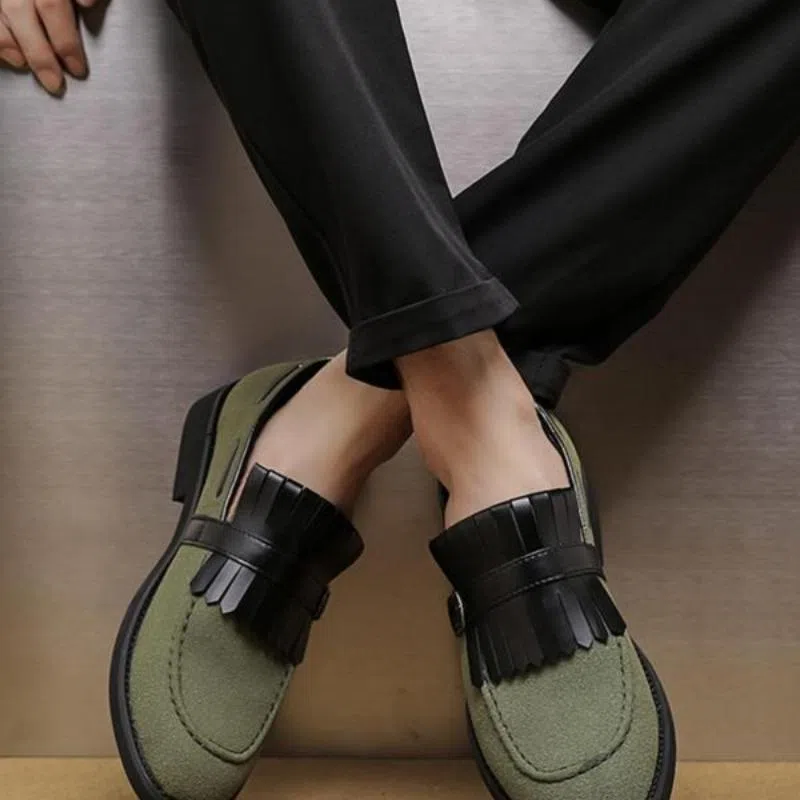 Men's gray denim loafer shoes with tassel accents, pointed toe, flat heel, low-cut casual summer footwear