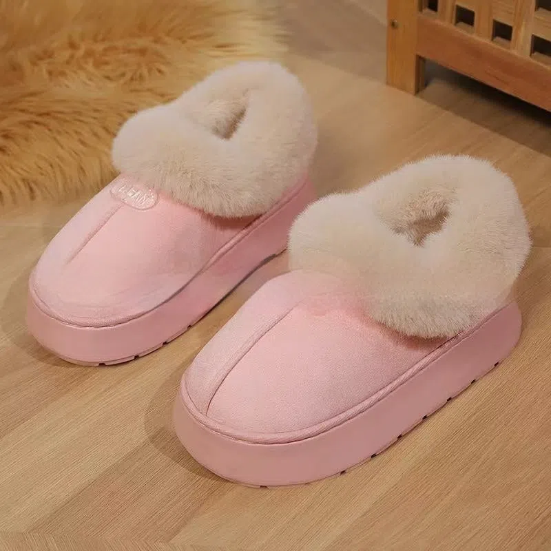 Unisex suede flat heel slippers in warm colours for indoor wear