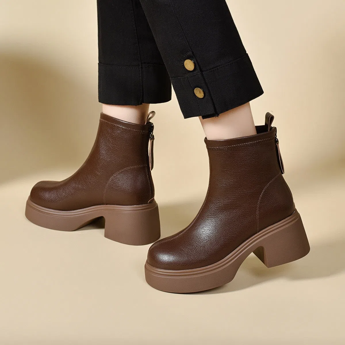 Black sheepskin shoes with cotton lining, flat heel, round toe, and water-resistant platform