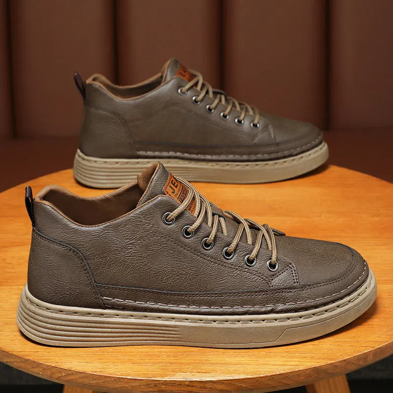 Men's mid-cut casual shoes in solid colour with synthetic PU upper, front laces, rubber sole, breathable mesh lining, waterproof and non-slip