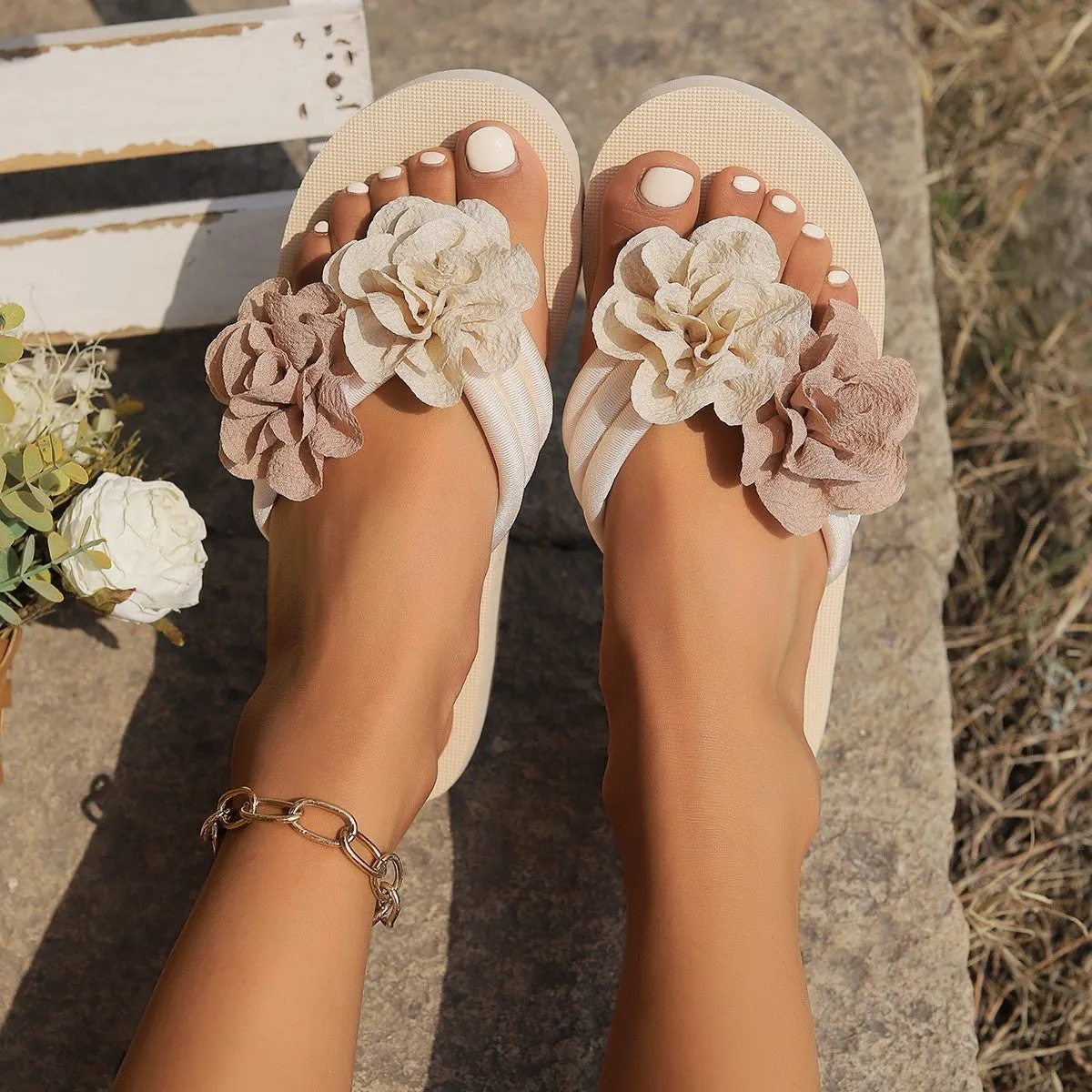 Korean-style women's beach sandals with sponge cake slipper design in khaki and creamy-white colours