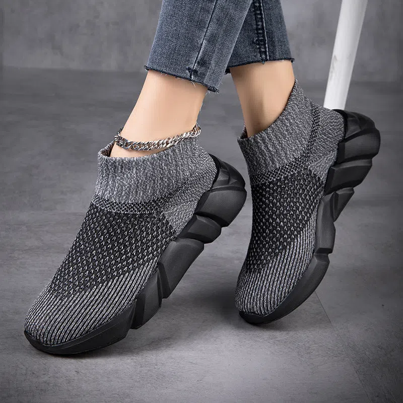 Cold-bonded plus-size sock shoes for women, mesh upper, wedge heel, pointed toe, available in blue, gray, burgundy, black