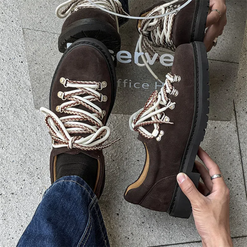 Men's outdoor casual shoes with rubber sole, striped pattern, and round toe in black colour