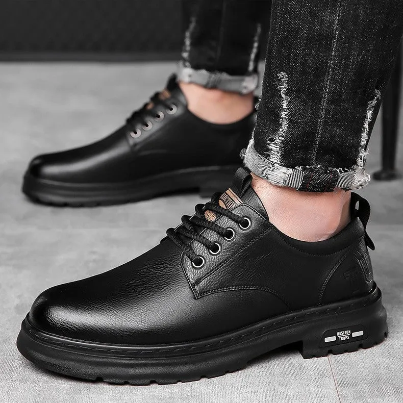 Retro men's casual leather-style shoes in black with round toe and visible stitching