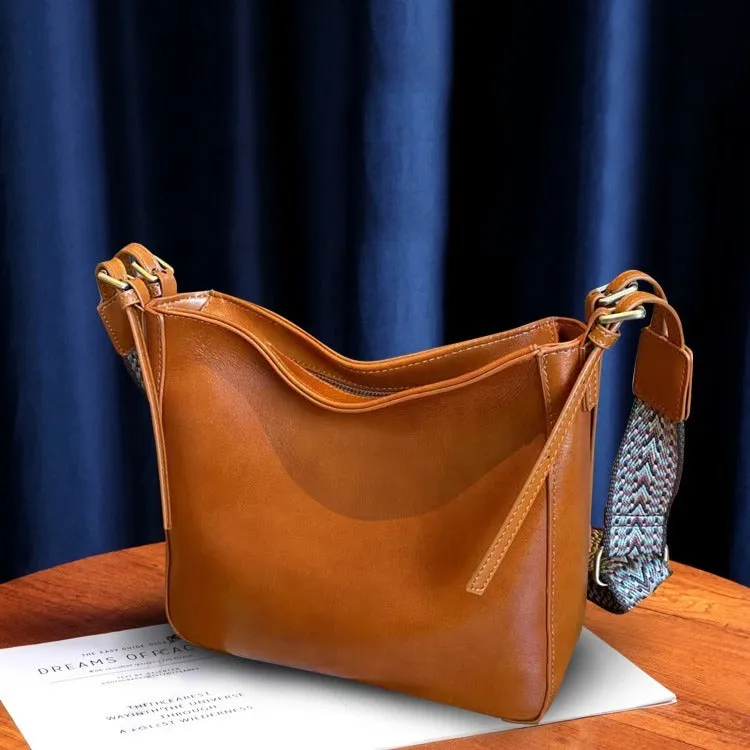 Genuine leather women's shoulder messenger bag in urban simplicity style with multiple internal compartments