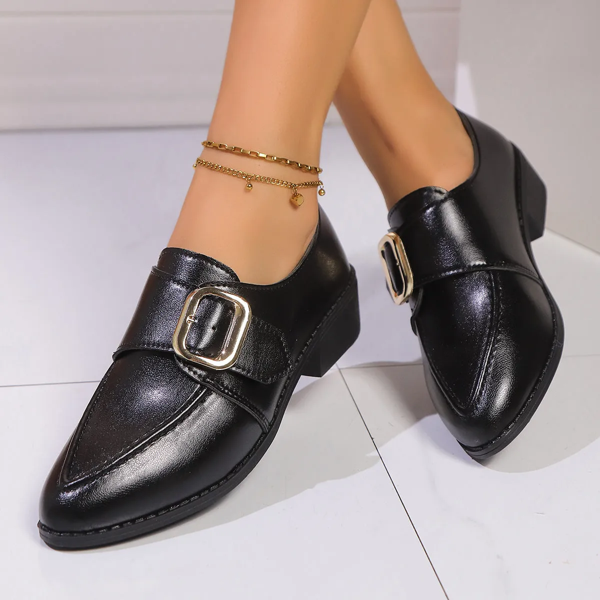 Women's simple leather shoes with a pointed toe and a choice of big bow or small bowknot detail.