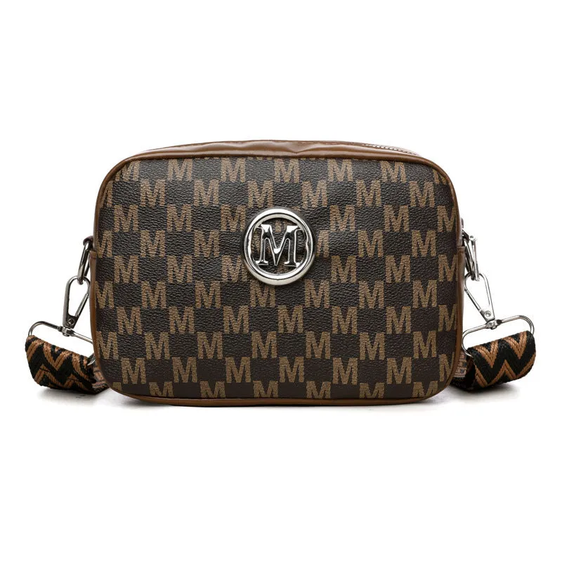 Wide-strap shoulder crossbody bag in PU material with three-dimensional pockets