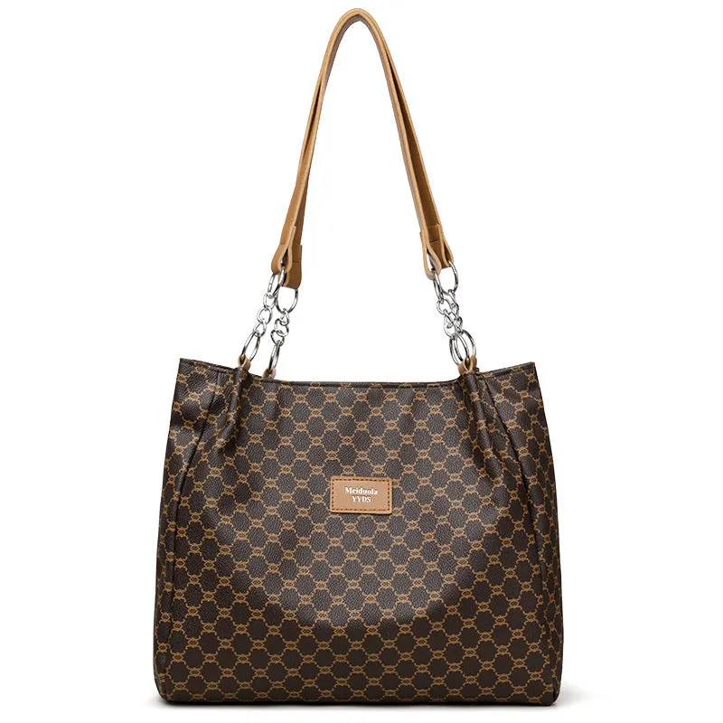 Retro women's handbag in soft brown PU leather with polyester lining.
