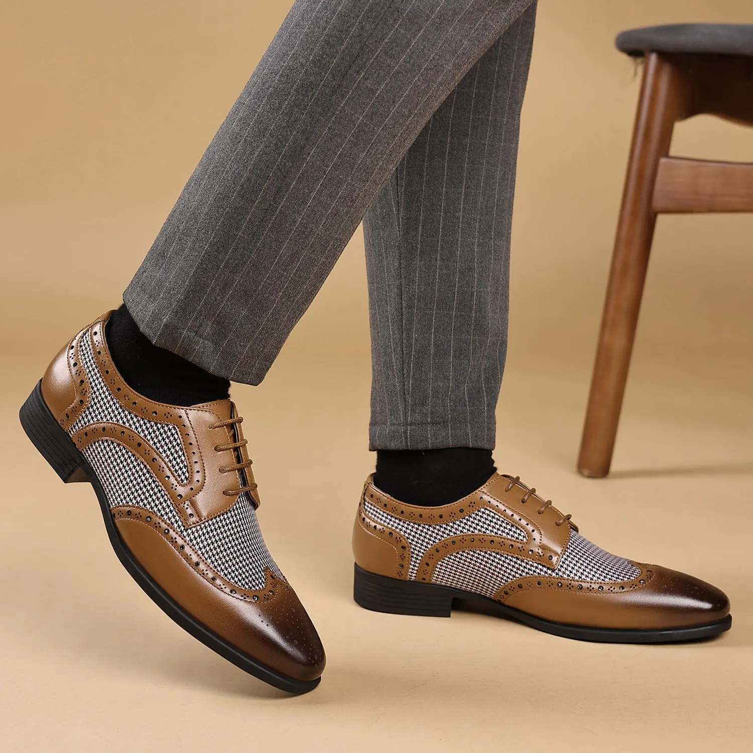 Men's black imitation houndstooth pattern casual shoes with lace-up front and rubber sole.