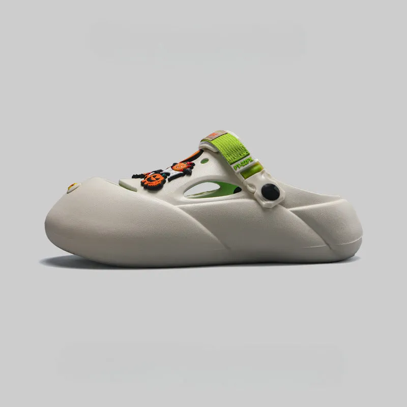 Men's grey baotou beach shoes with EVA sole and closed-toe design on a sandy background.