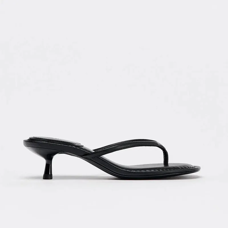 Women's round toe mid-heel summer sandals in black with a flip-flop strap and rubber sole.