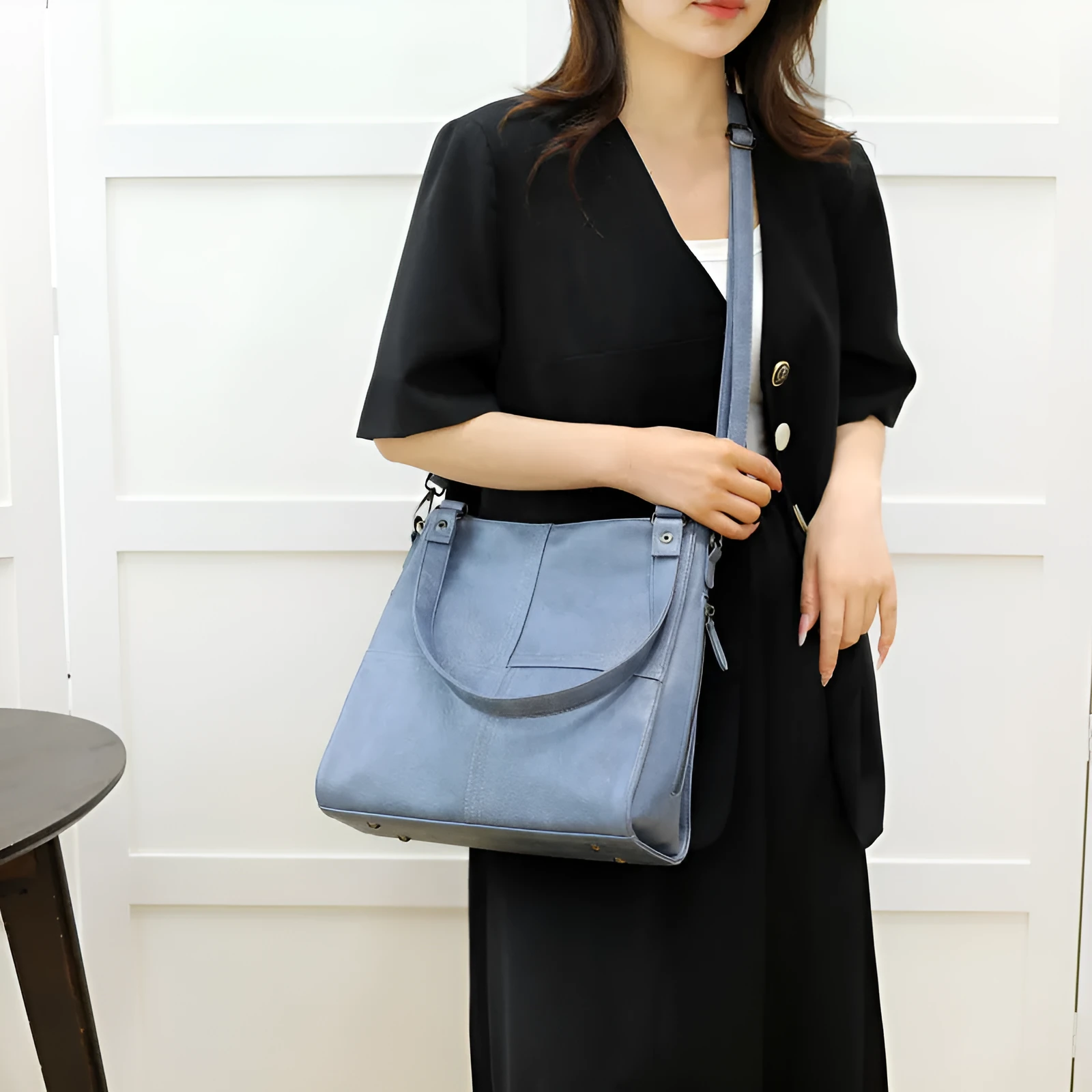 Barrel-shaped soft PU crossbody handbag in retro style with 30x31.5cm dimensions