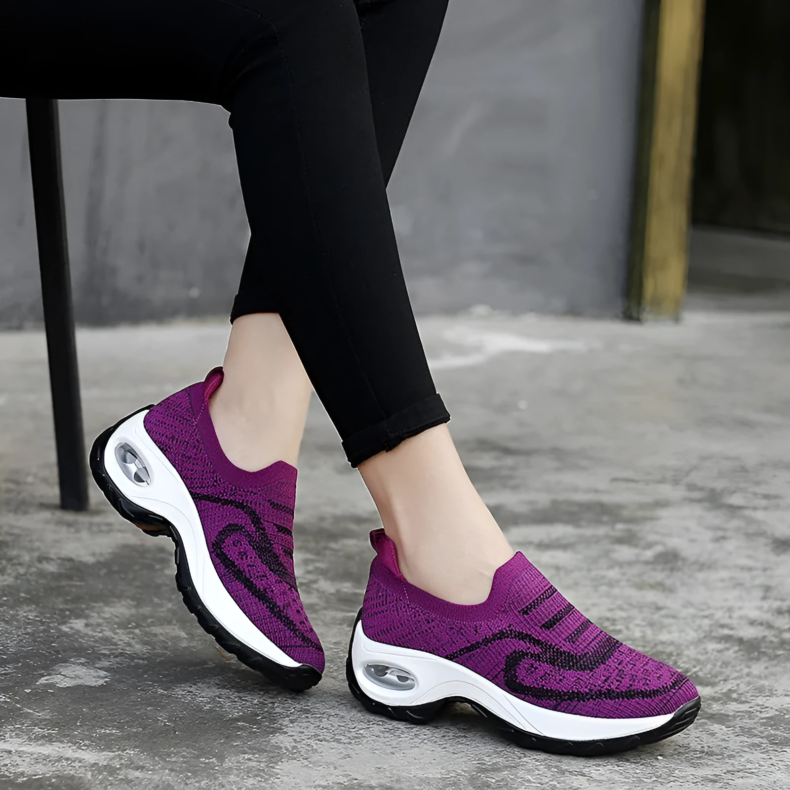 Women's low-top mesh tennis shoes with PVC air cushion soles in purple, pink, black, or grey colours