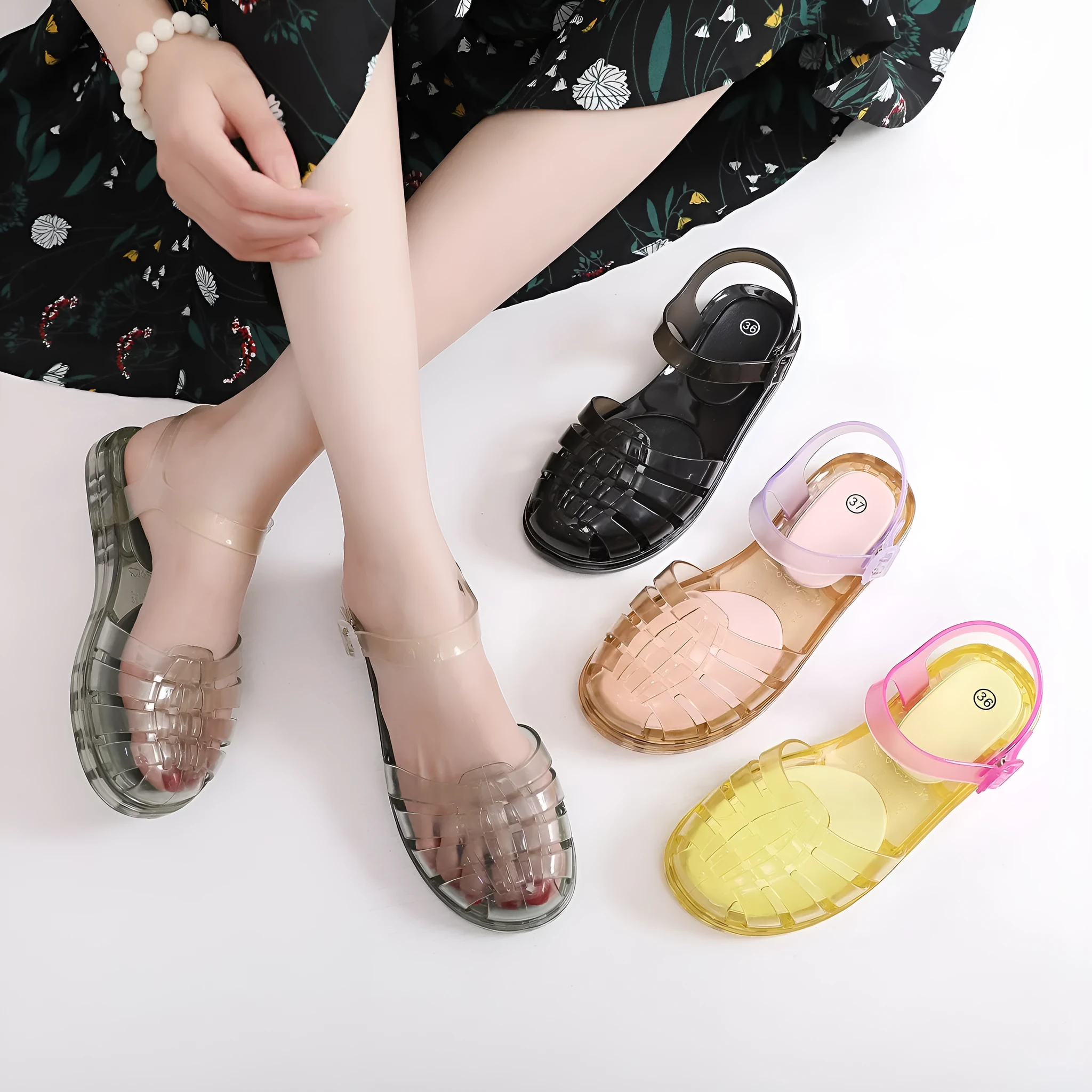 Women's hollowed-out beach flat sandals in PVC, round toe, available in black, yellow, khaki, and dark green